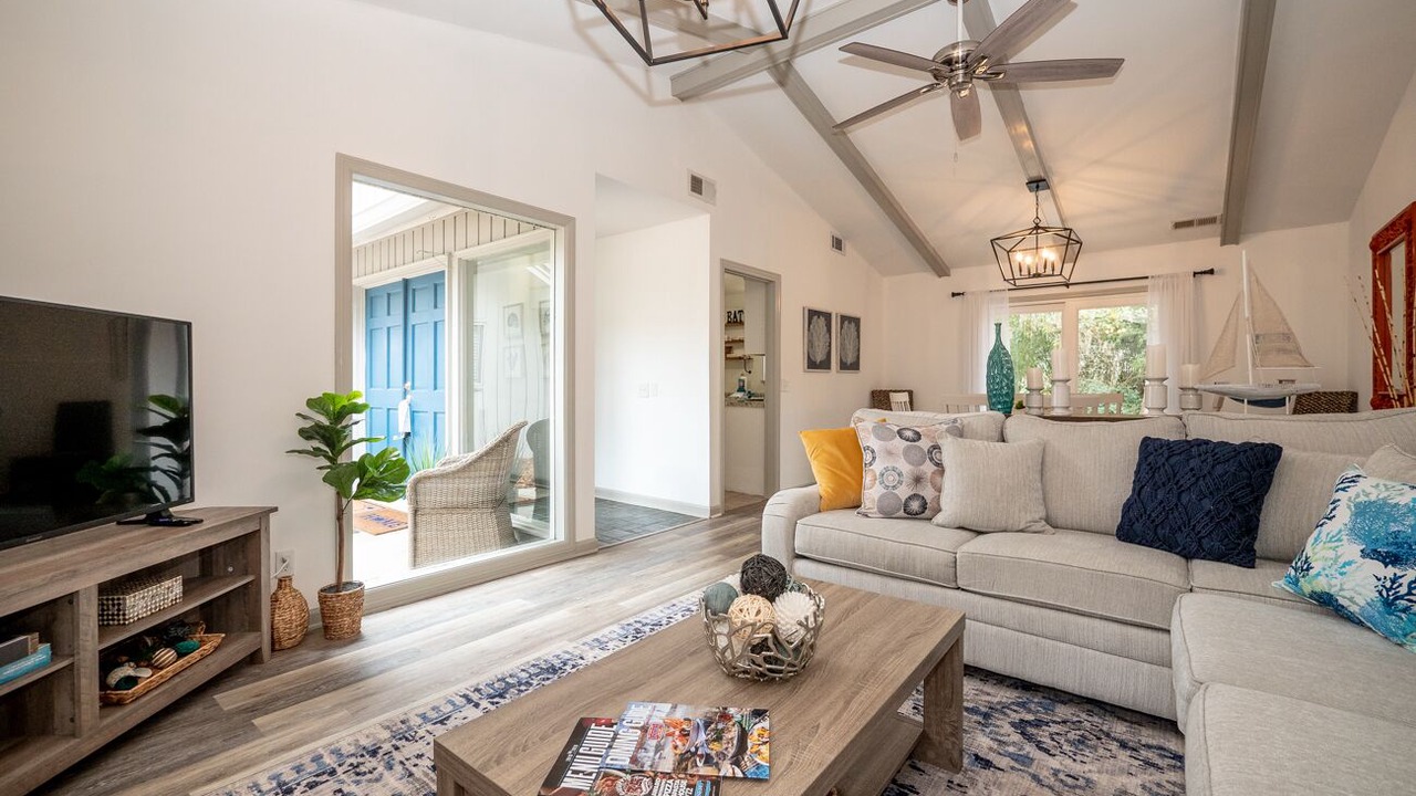 Photo of Livingroom in Lawton Woods
