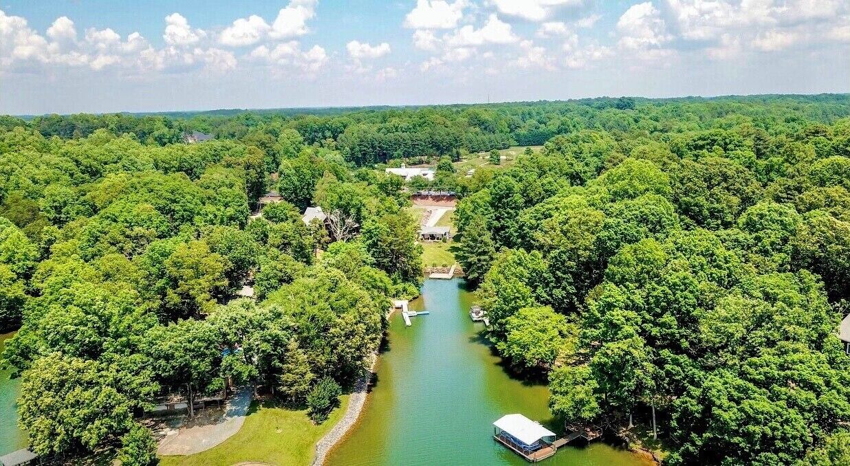 Photo of Outdoor in Mayhew