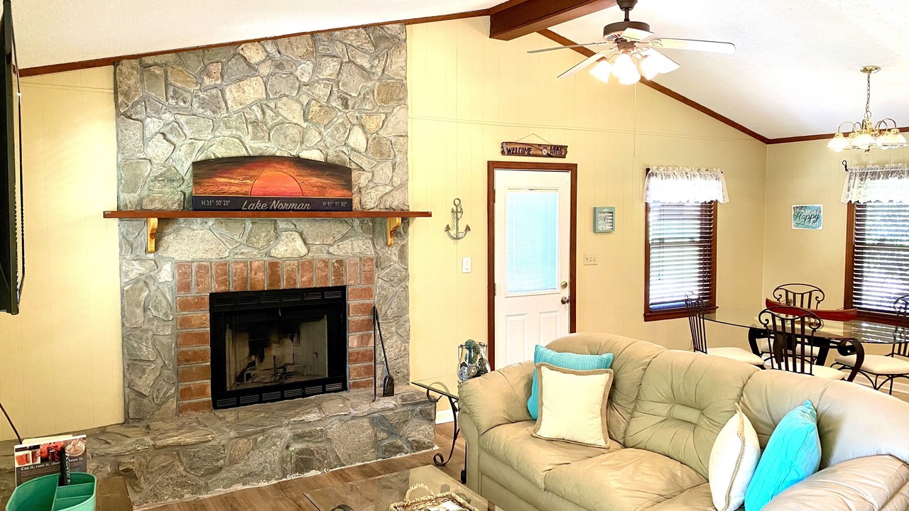 Photo of Livingroom in Mayhew