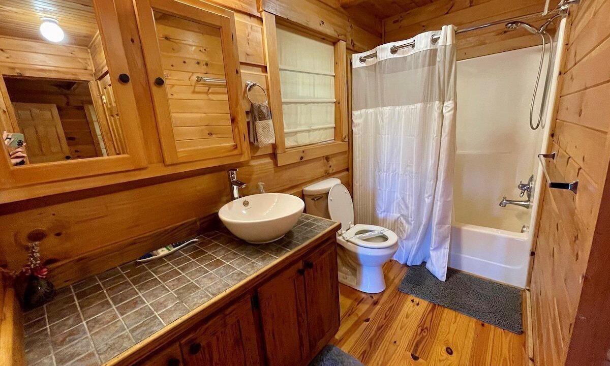 Photo of Bathroom in Grassy Creek