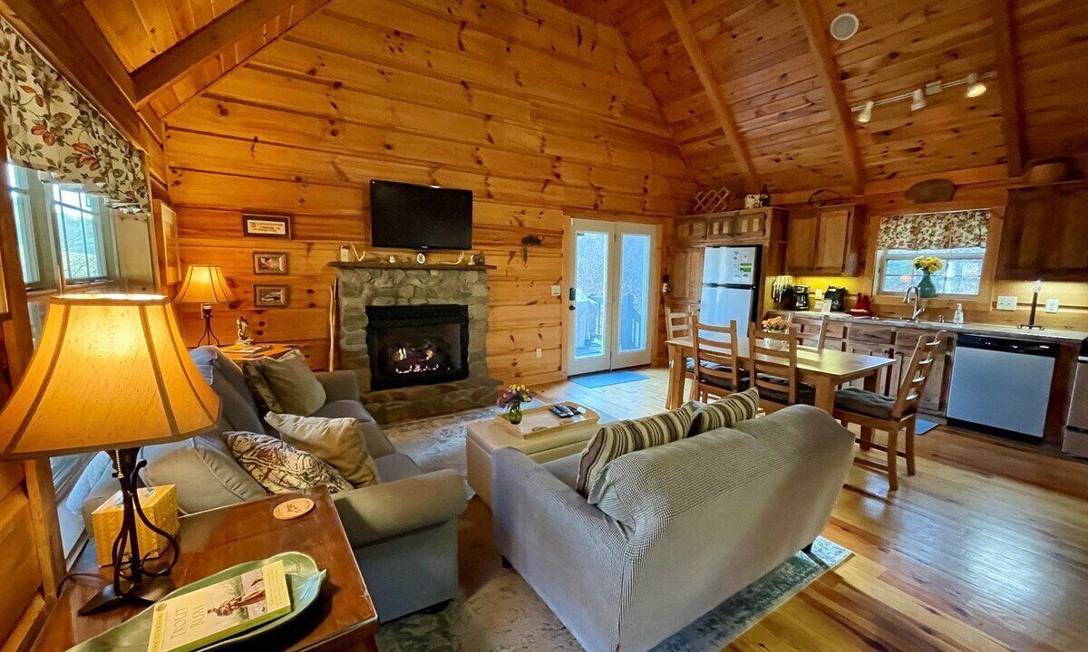 Photo of Bedroom in Grassy Creek