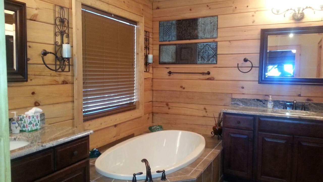 Photo of Bathroom in Maggie Valley