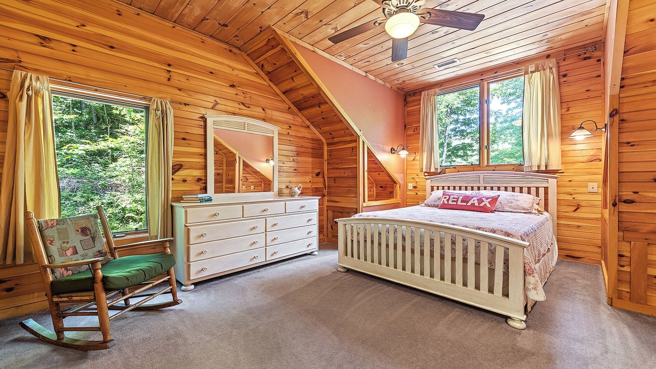 Photo of Bedroom in Maggie Valley