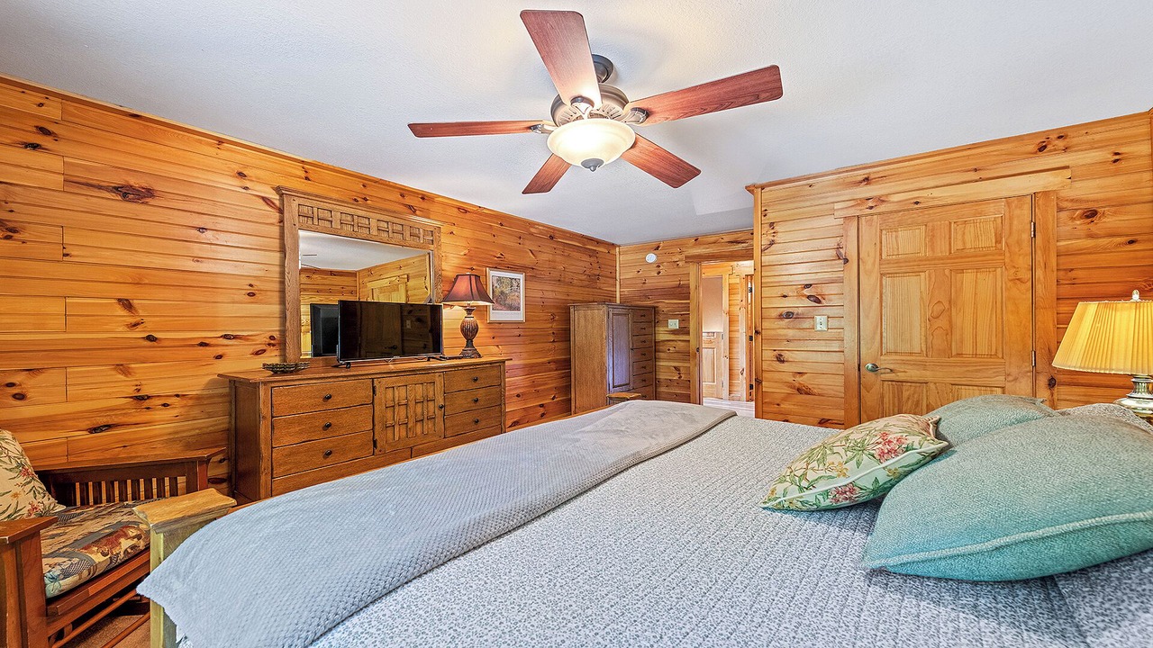 Photo of Bedroom in Maggie Valley