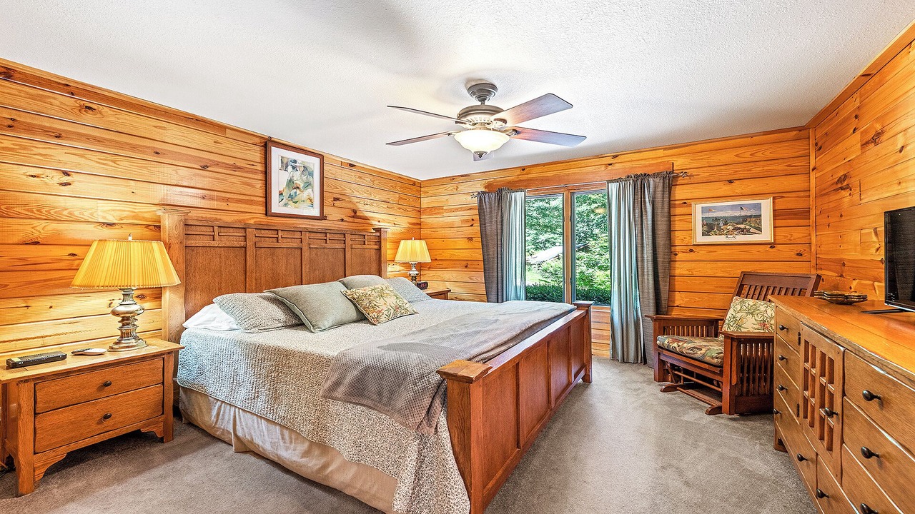 Photo of Bedroom in Maggie Valley