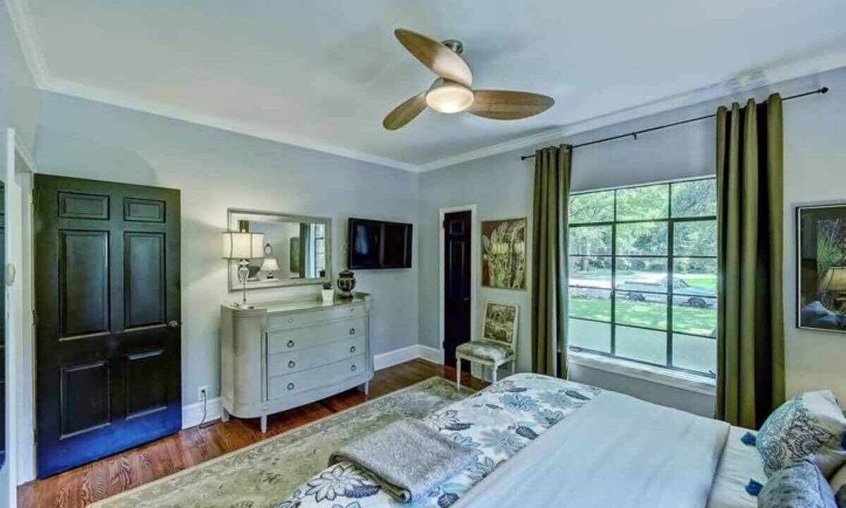 Photo of Bedroom in Myers Park