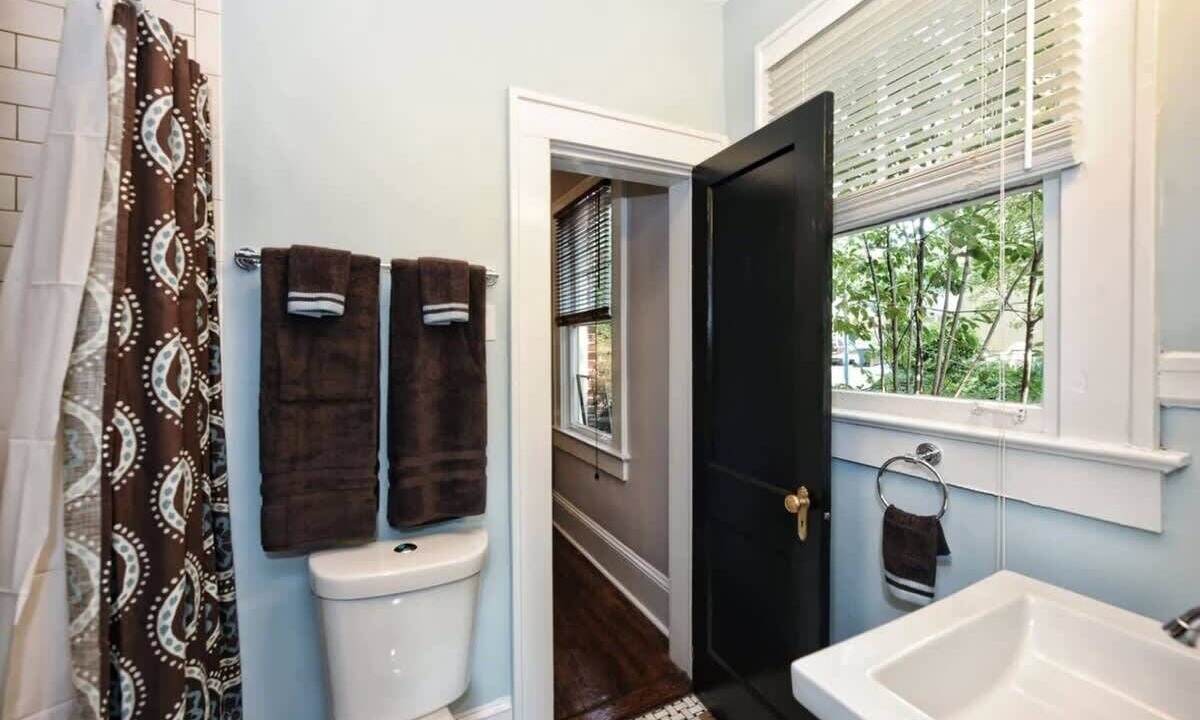 Photo of Bathroom in Cherry