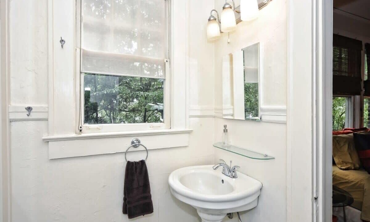 Photo of Bathroom in Cherry