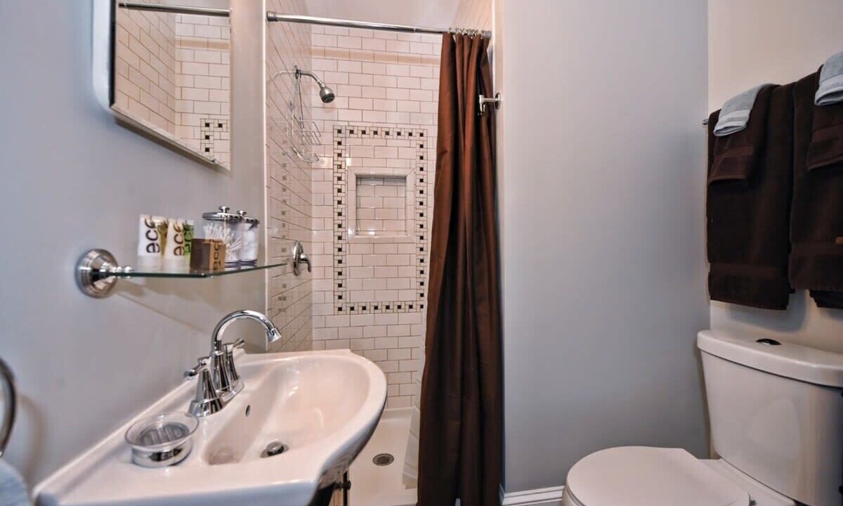 Photo of Bathroom in Cherry
