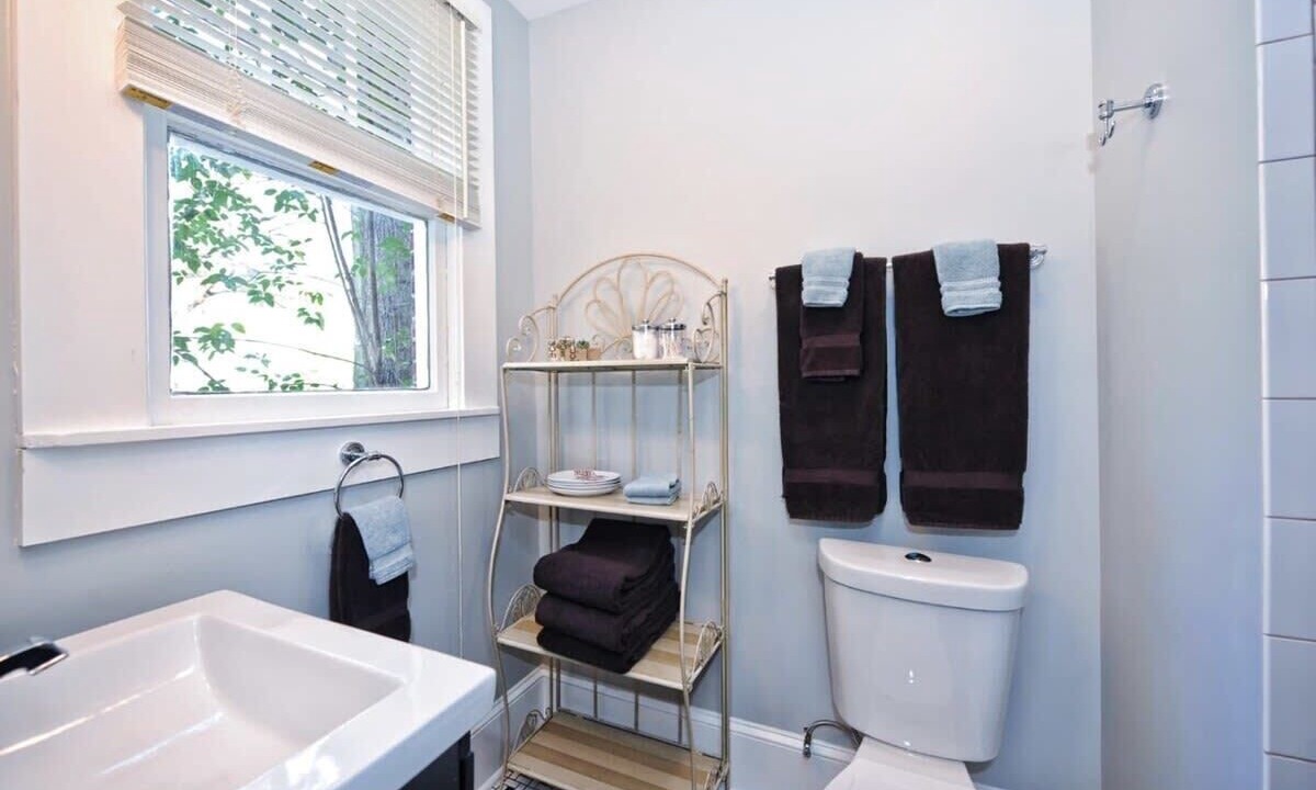 Photo of Bathroom in Cherry