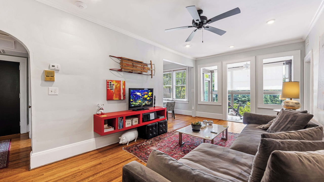Photo of Livingroom in Cherry