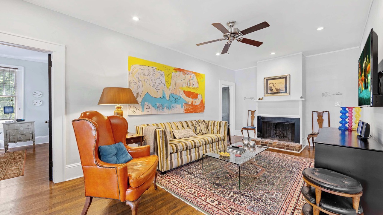 Photo of Livingroom in Cherry
