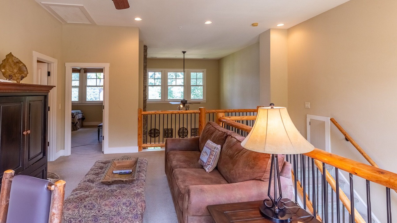 Photo of Livingroom in Bear Lake Reserve