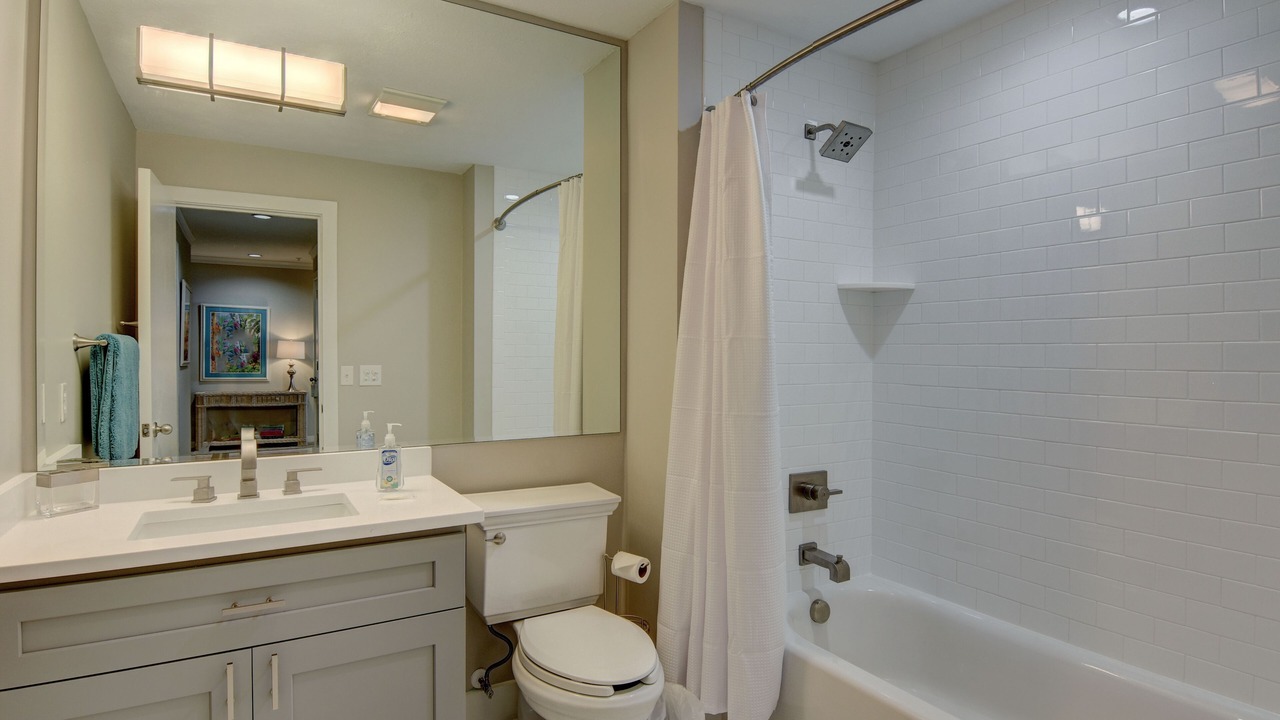 Photo of Bathroom in Shell Island