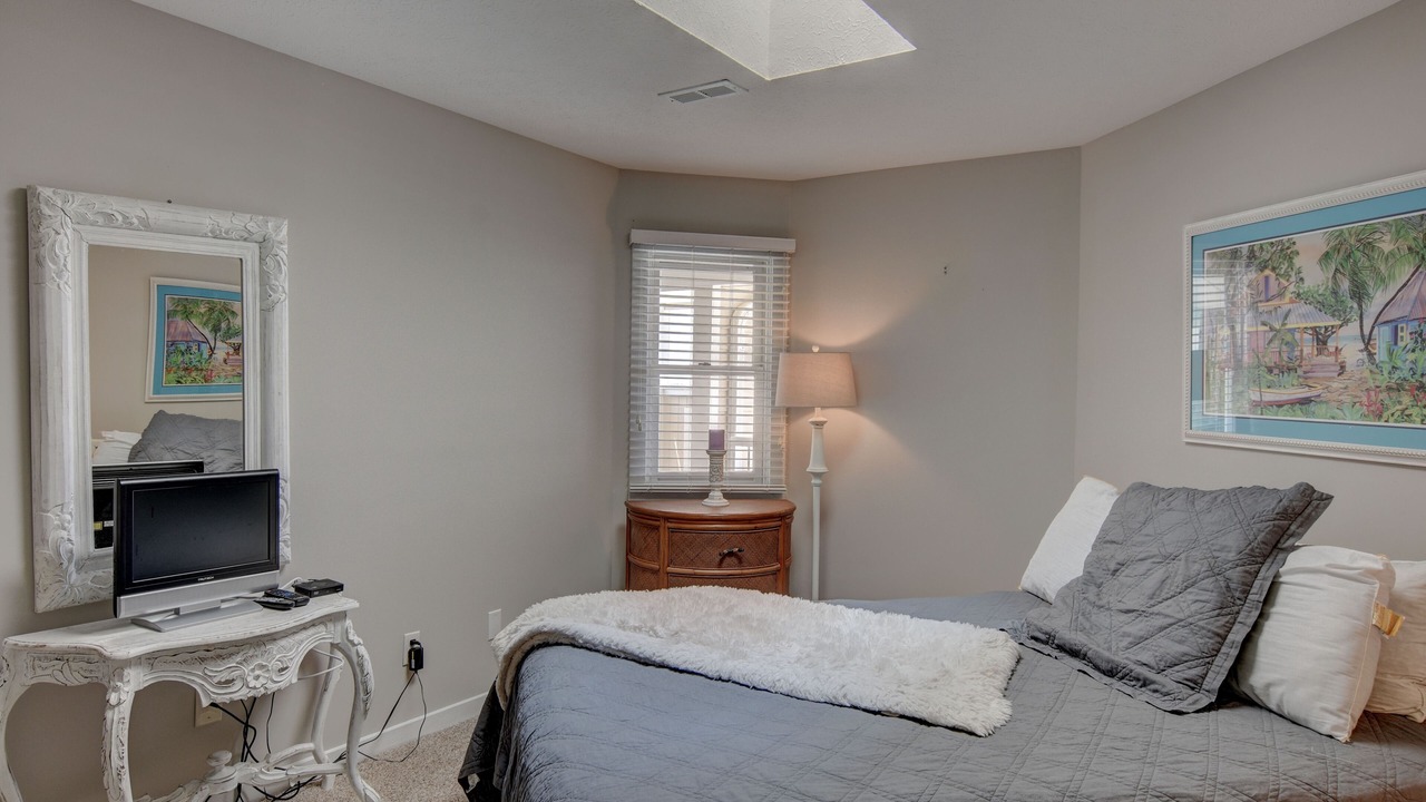 Photo of Bedroom in Shell Island
