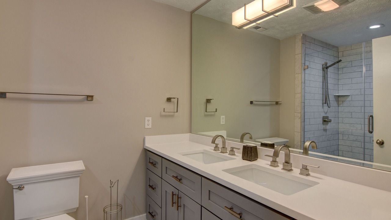 Photo of Bathroom in Shell Island