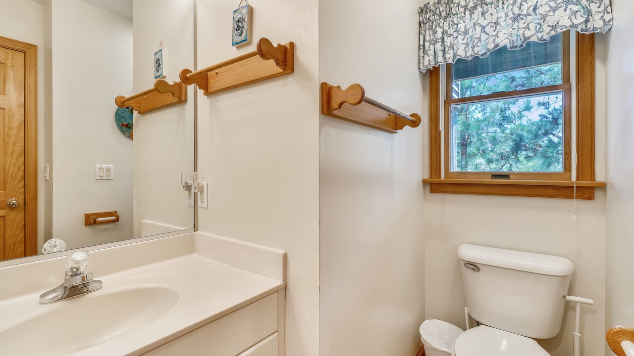 Photo of Bathroom in Whalehead Beach