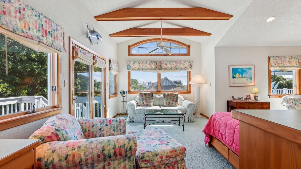 Photo of Livingroom in Southern Shores