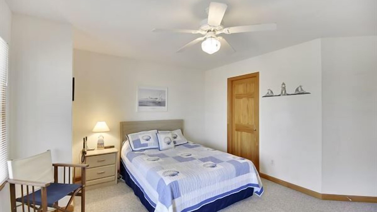 Photo of Bedroom in Whalehead Beach
