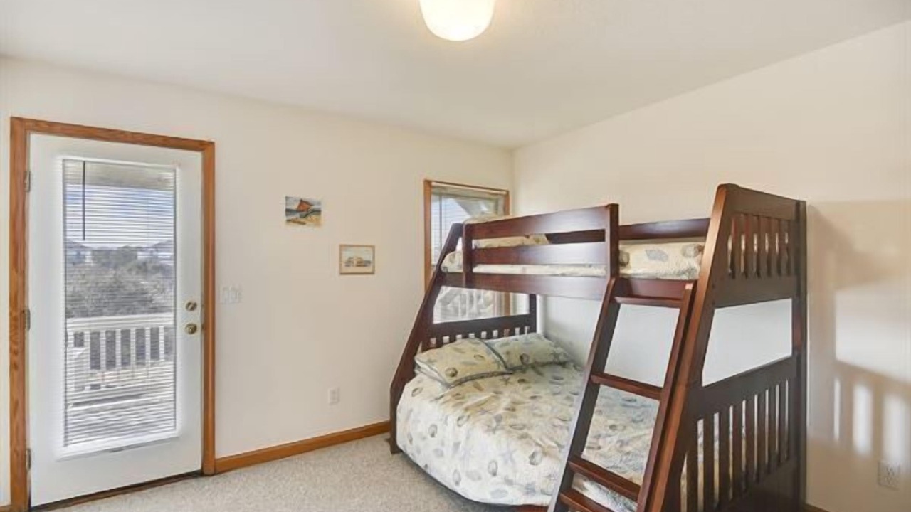 Photo of Bedroom in Whalehead Beach