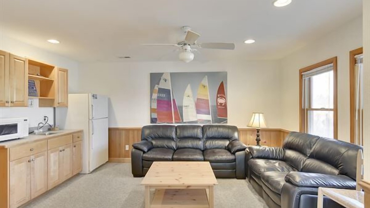Photo of Livingroom in Whalehead Beach