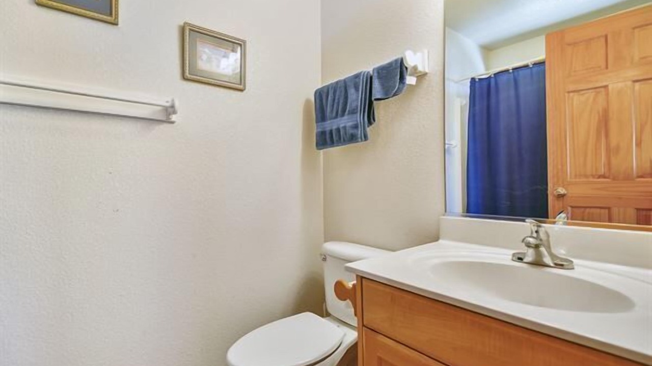 Photo of Bathroom in Whalehead Beach