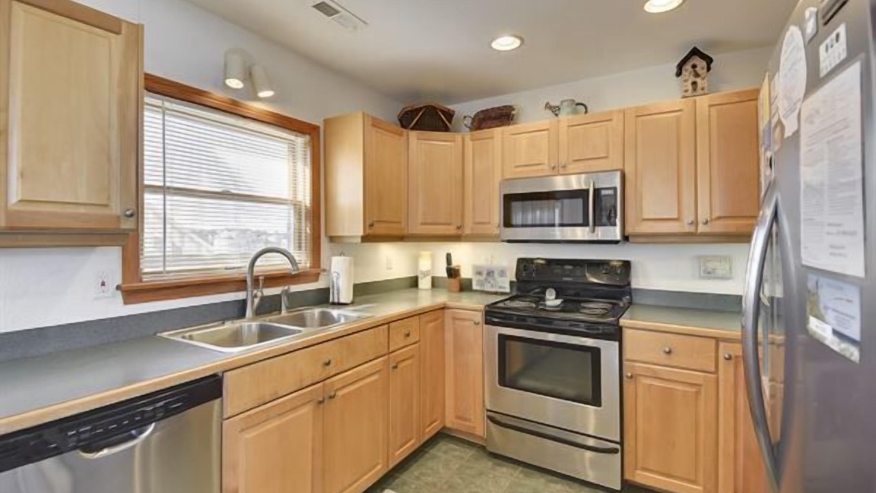 Photo of Kitchen in Whalehead Beach