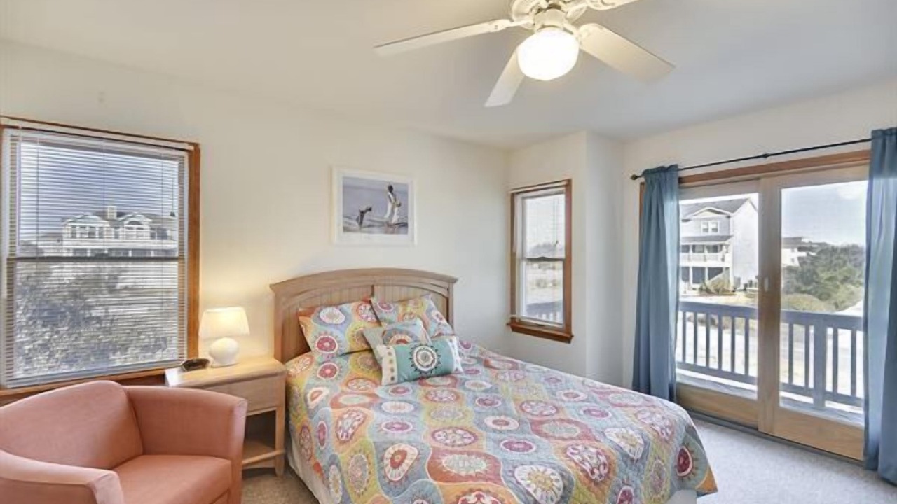 Photo of Bedroom in Whalehead Beach