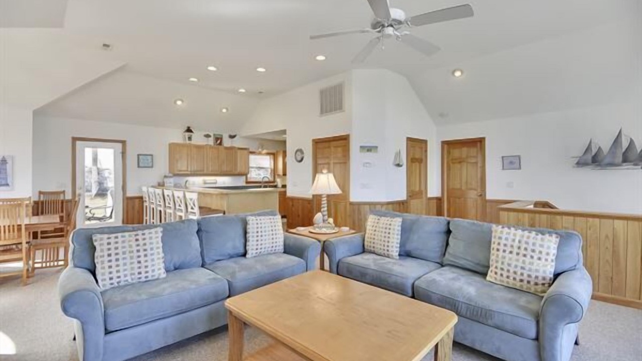 Photo of Livingroom in Whalehead Beach