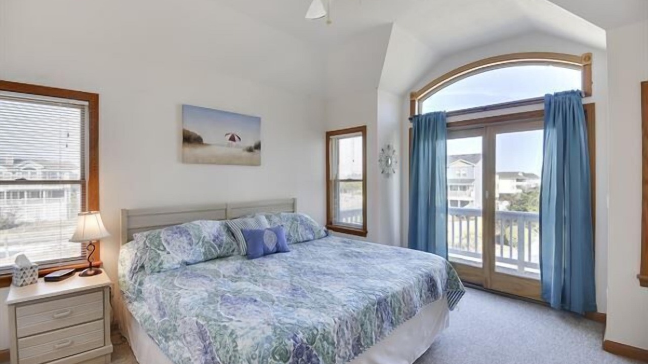 Photo of Bedroom in Whalehead Beach