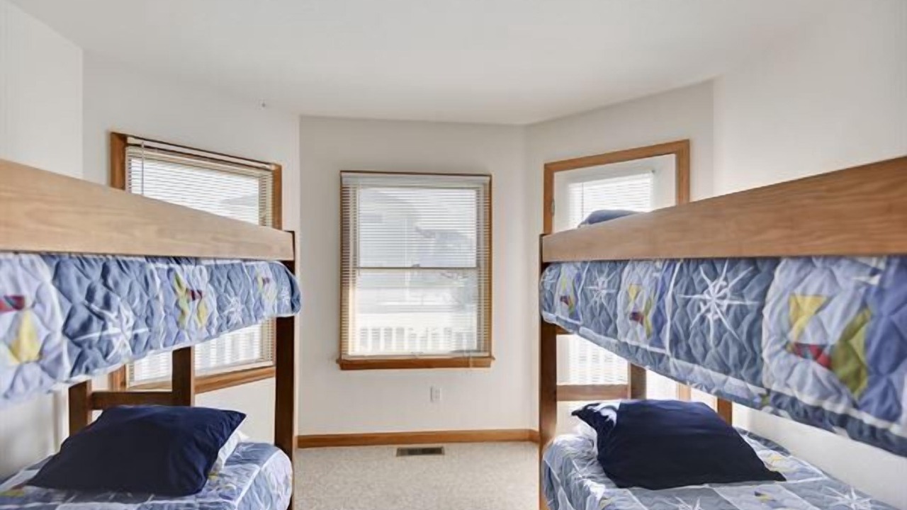 Photo of Bedroom in Whalehead Beach