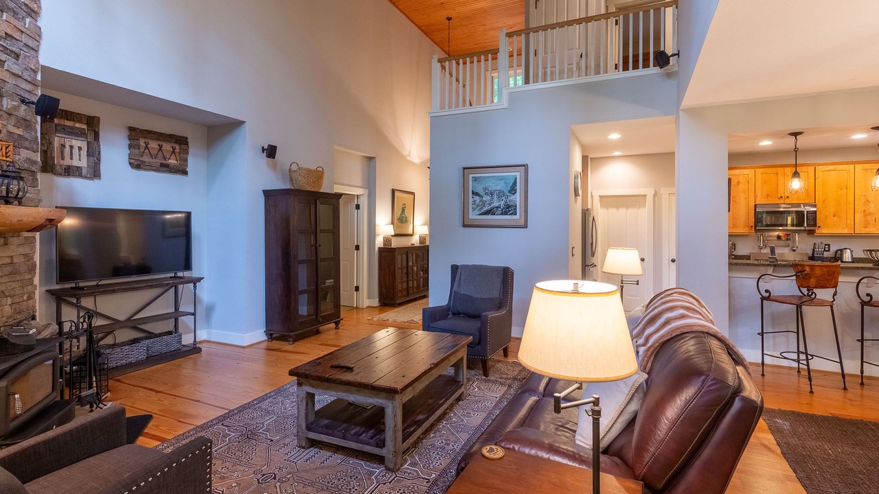 Photo of Livingroom in Bear Lake Reserve