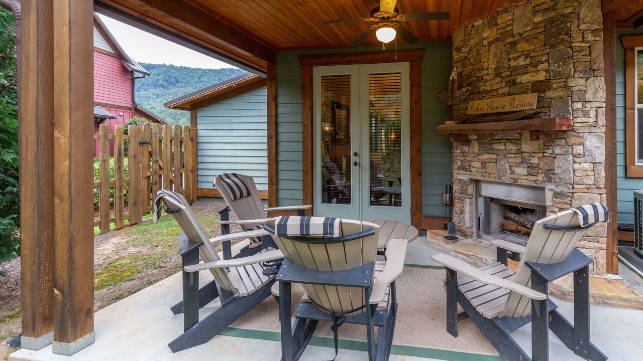 Photo of Patio Balcony in Cullowhee