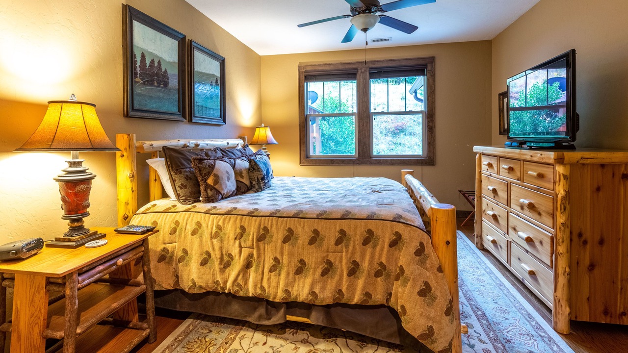 Photo of Bedroom in Cullowhee