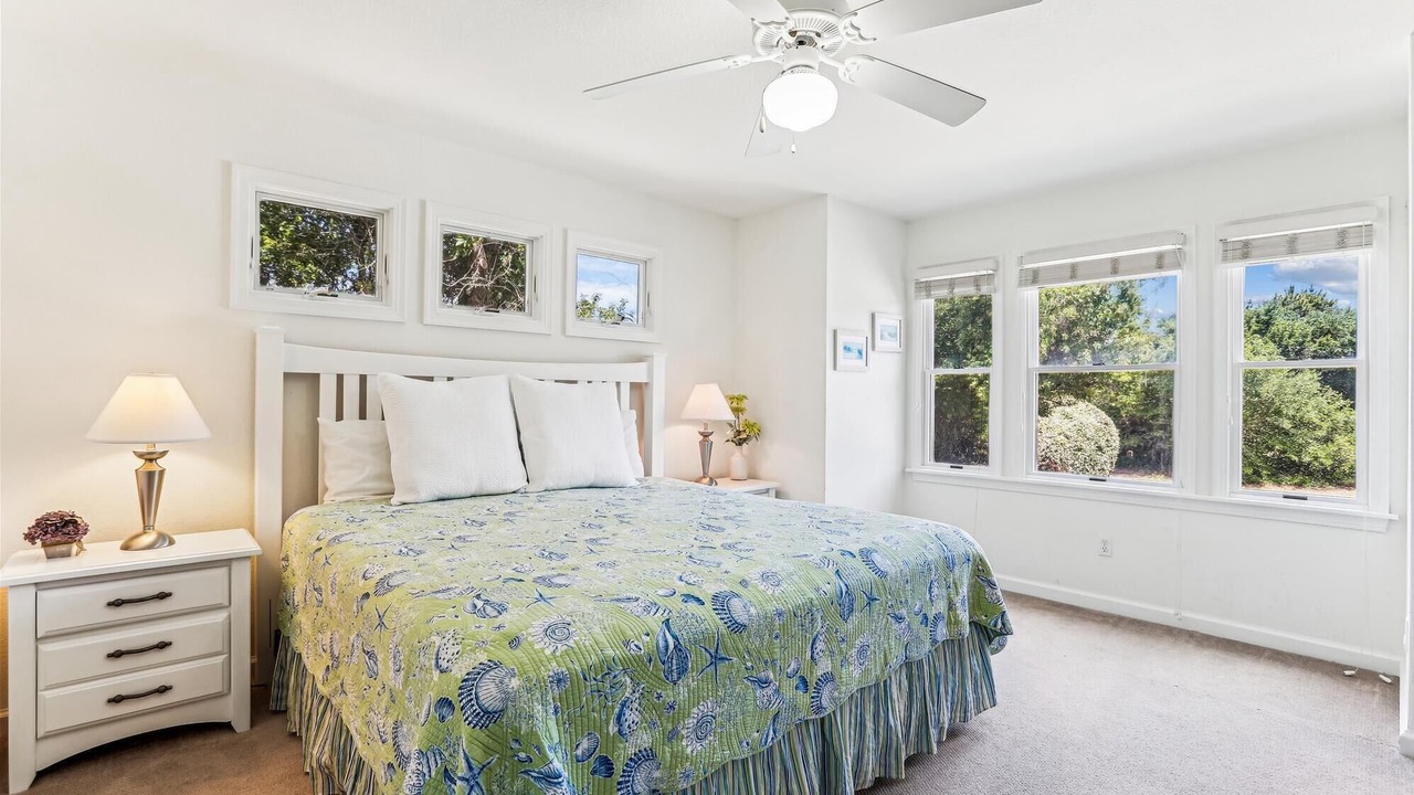 Photo of Bedroom in Whalehead Beach