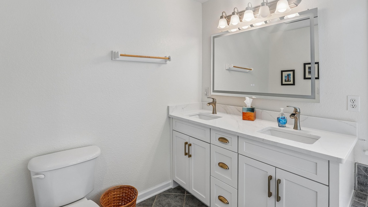 Photo of Bathroom in Whalehead Beach