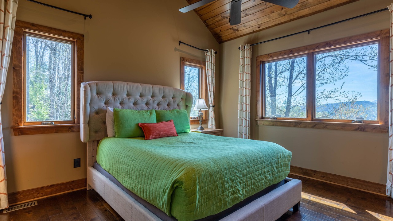 Photo of Bedroom in Lenoir