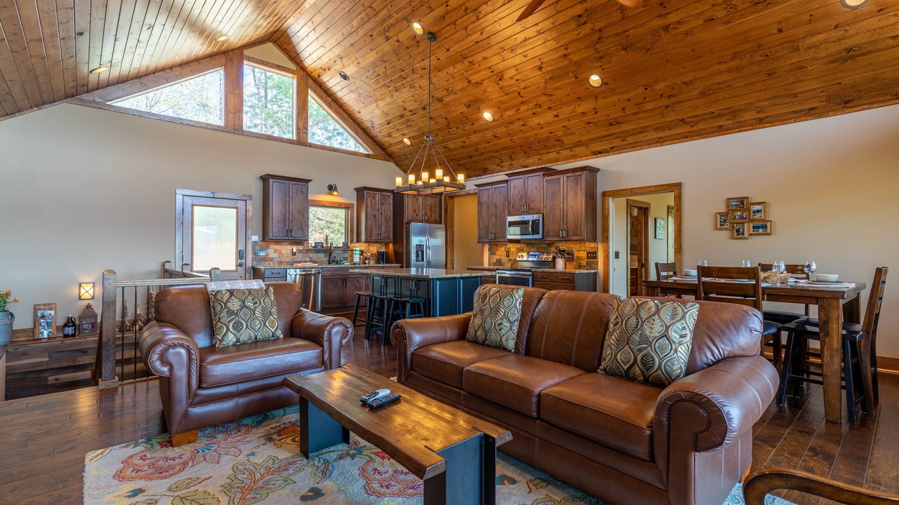 Photo of Livingroom in Lenoir