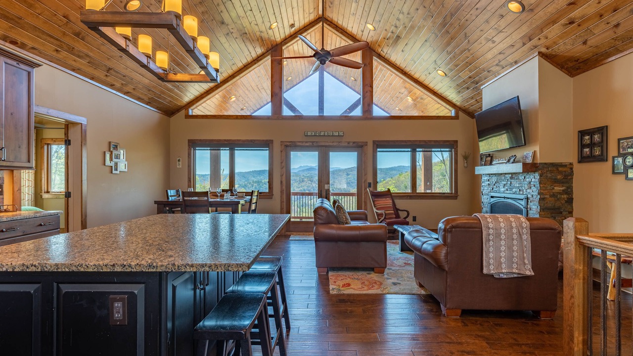 Photo of Livingroom in Lenoir