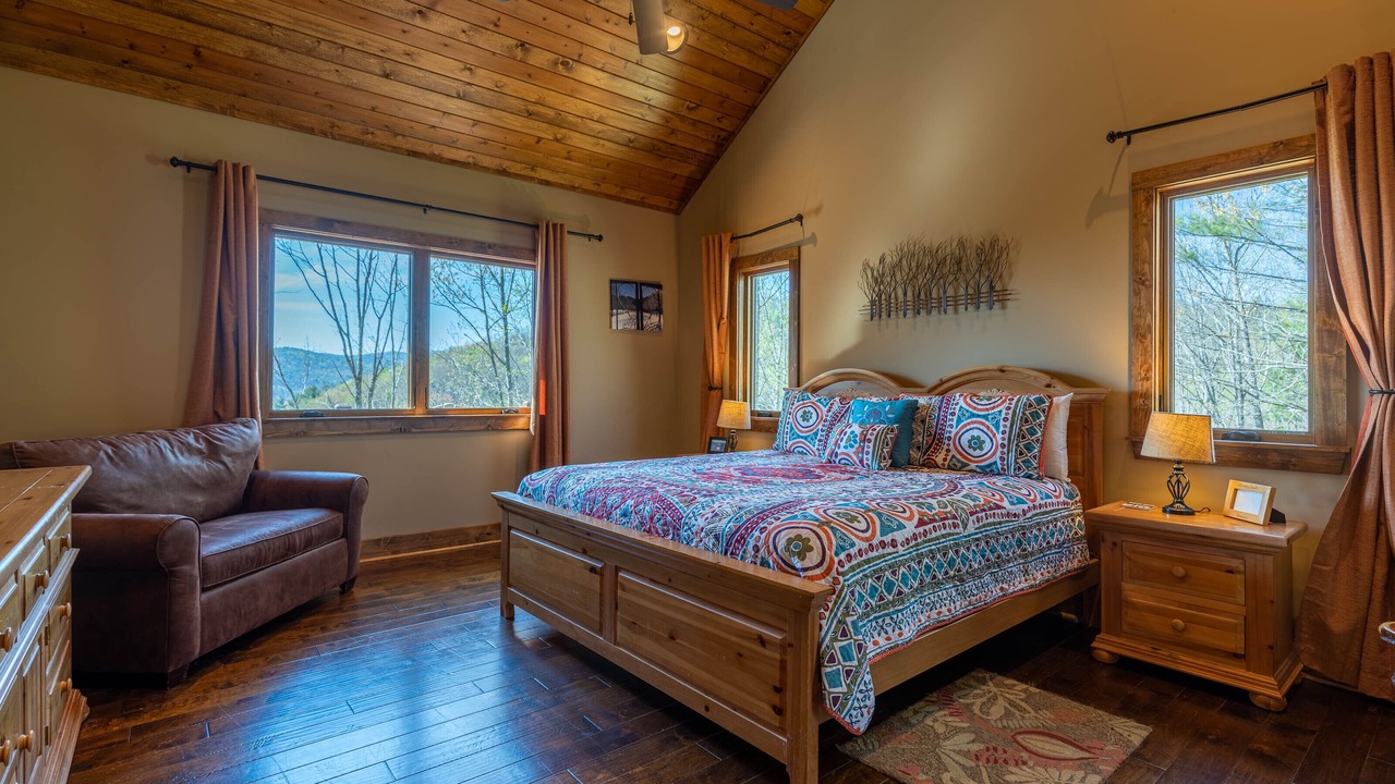 Photo of Bedroom in Lenoir