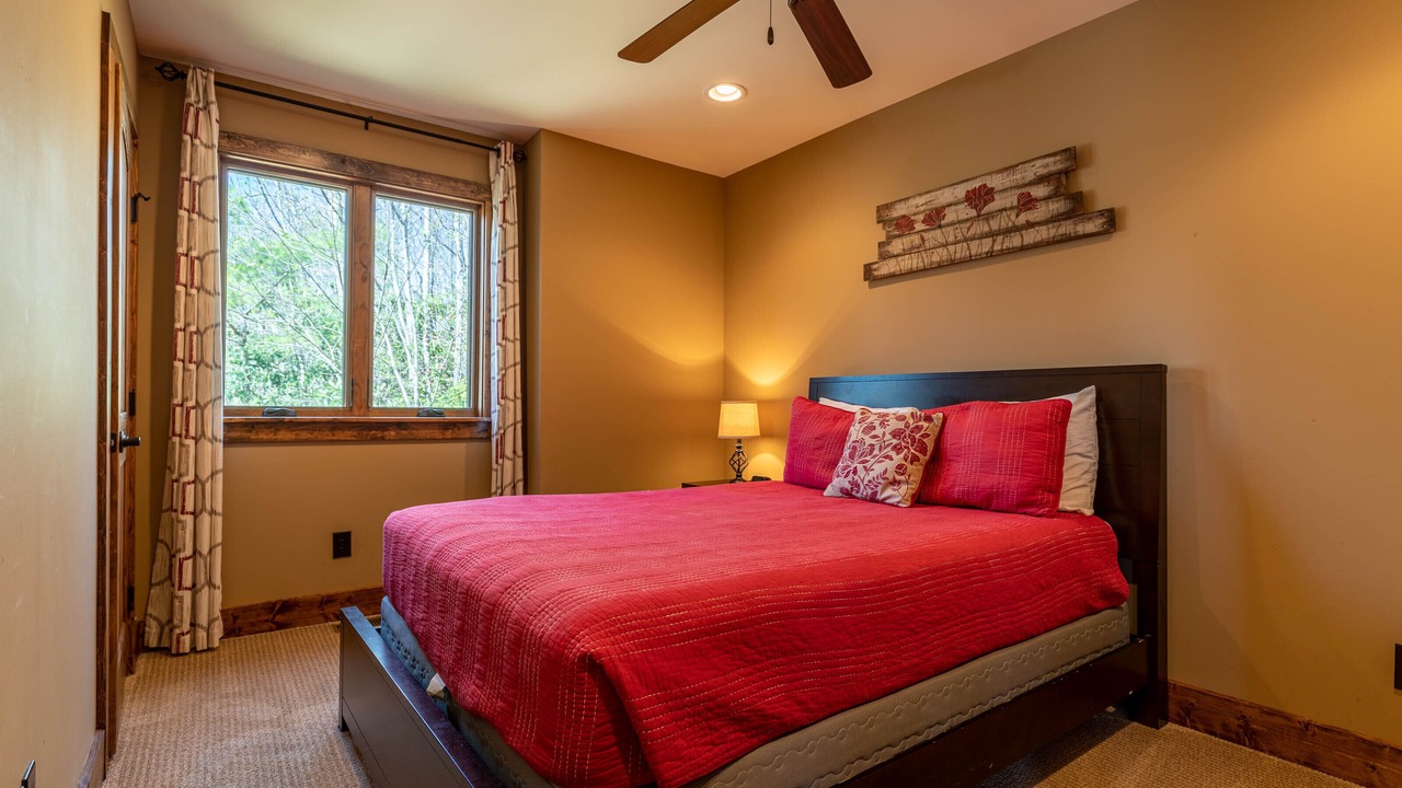 Photo of Bedroom in Lenoir