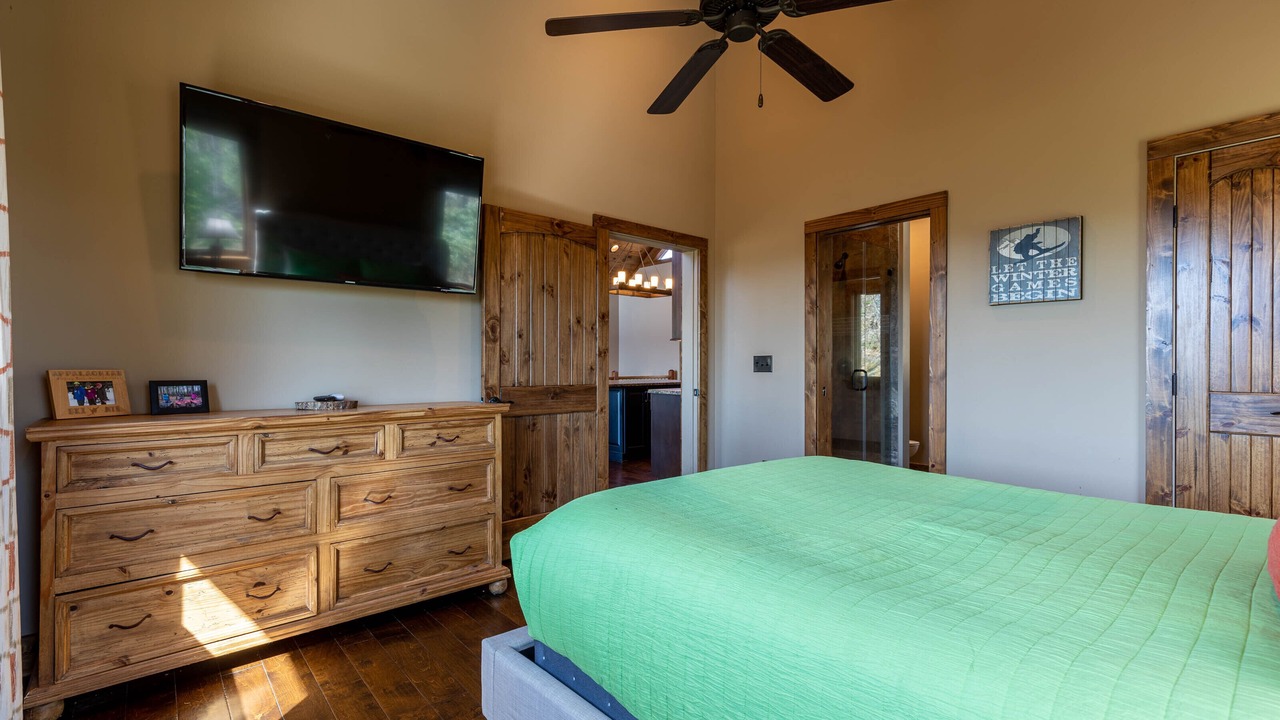 Photo of Bedroom in Lenoir