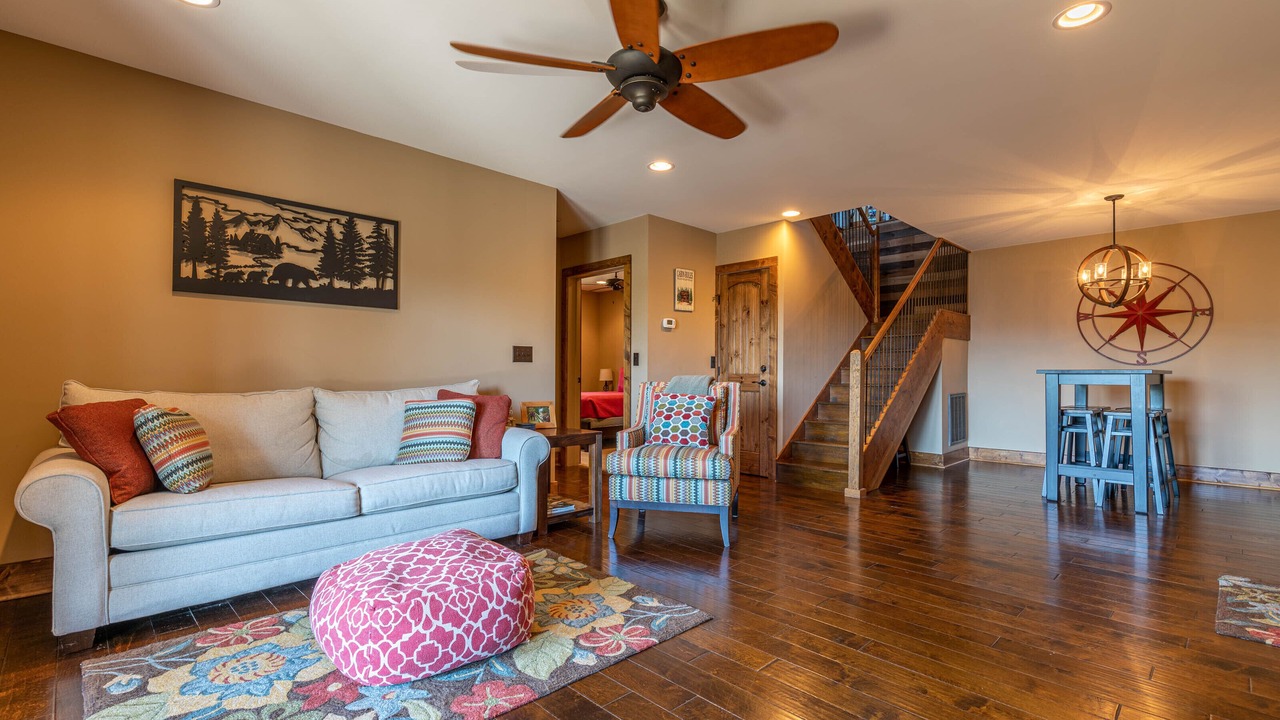 Photo of Livingroom in Lenoir