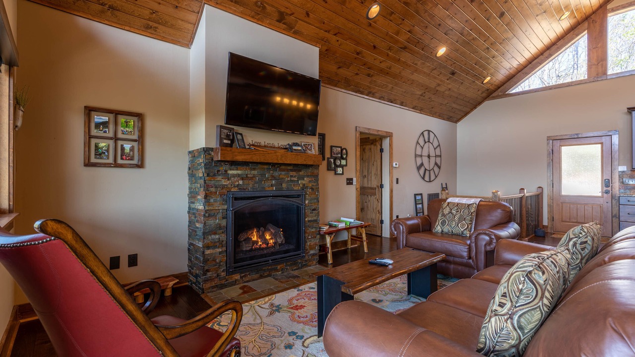 Photo of Livingroom in Lenoir