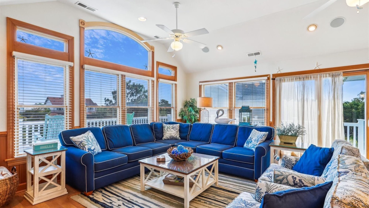 Photo of Livingroom in Whalehead Beach
