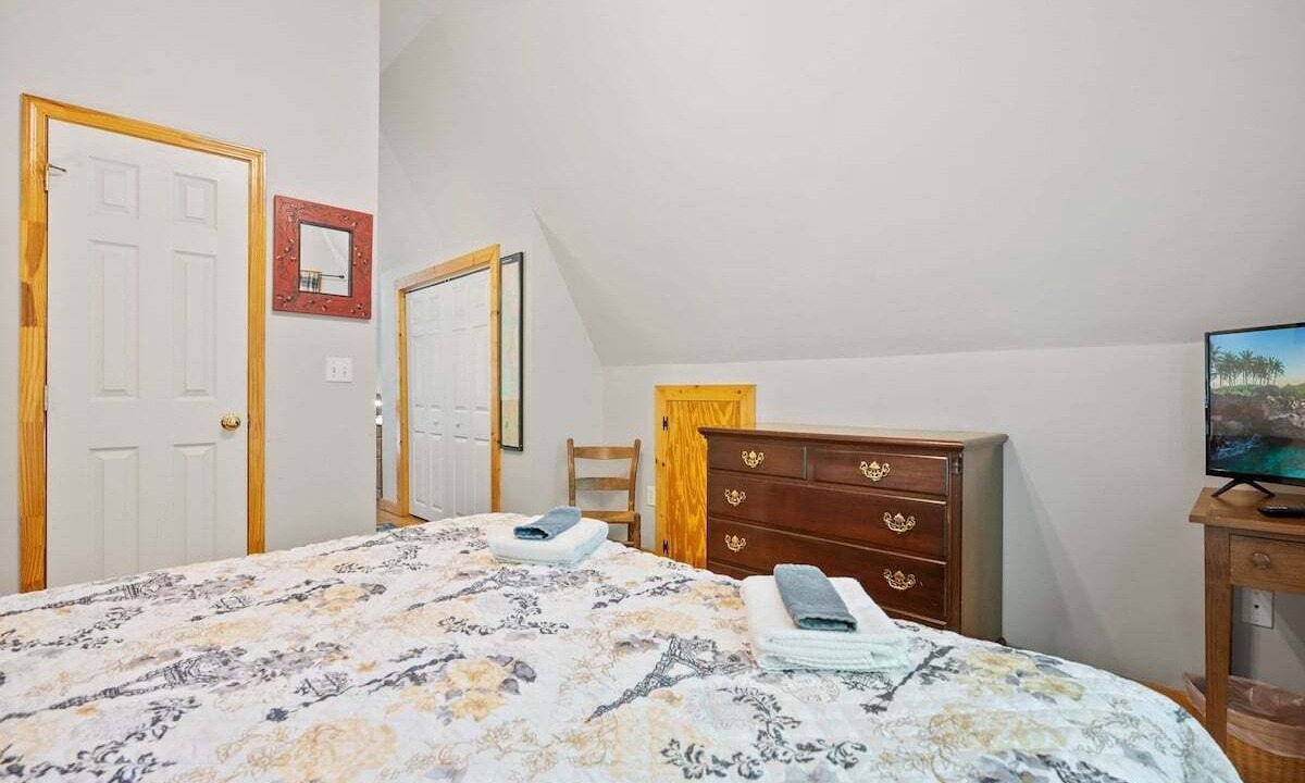 Photo of Bedroom in Pisgah Forest