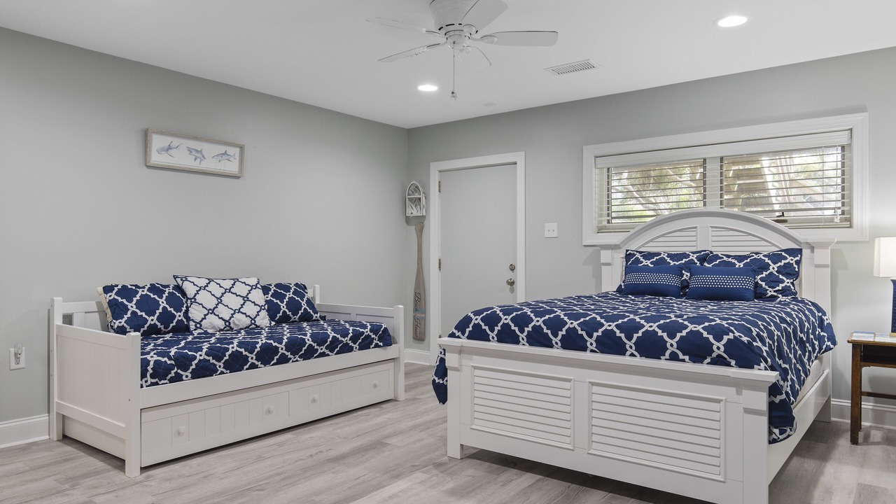 Photo of Bedroom in Pine Knoll Shores
