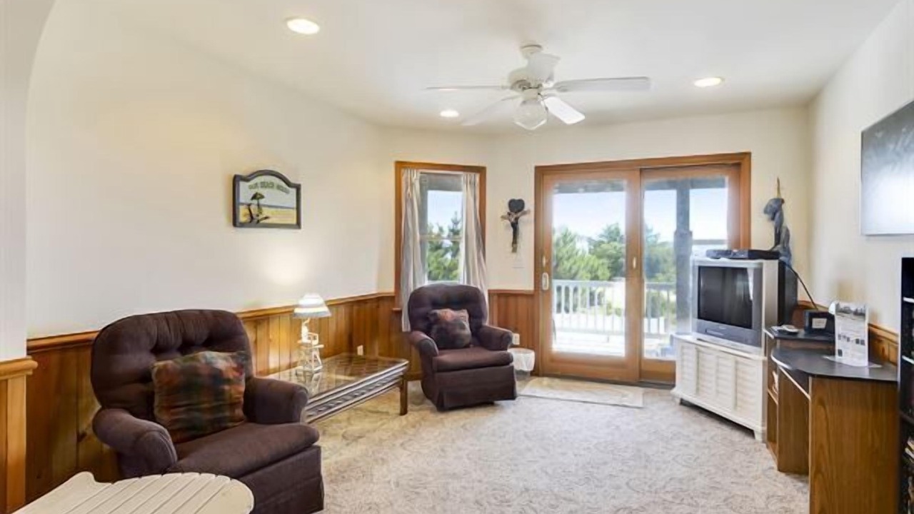 Photo of Livingroom in Currituck County