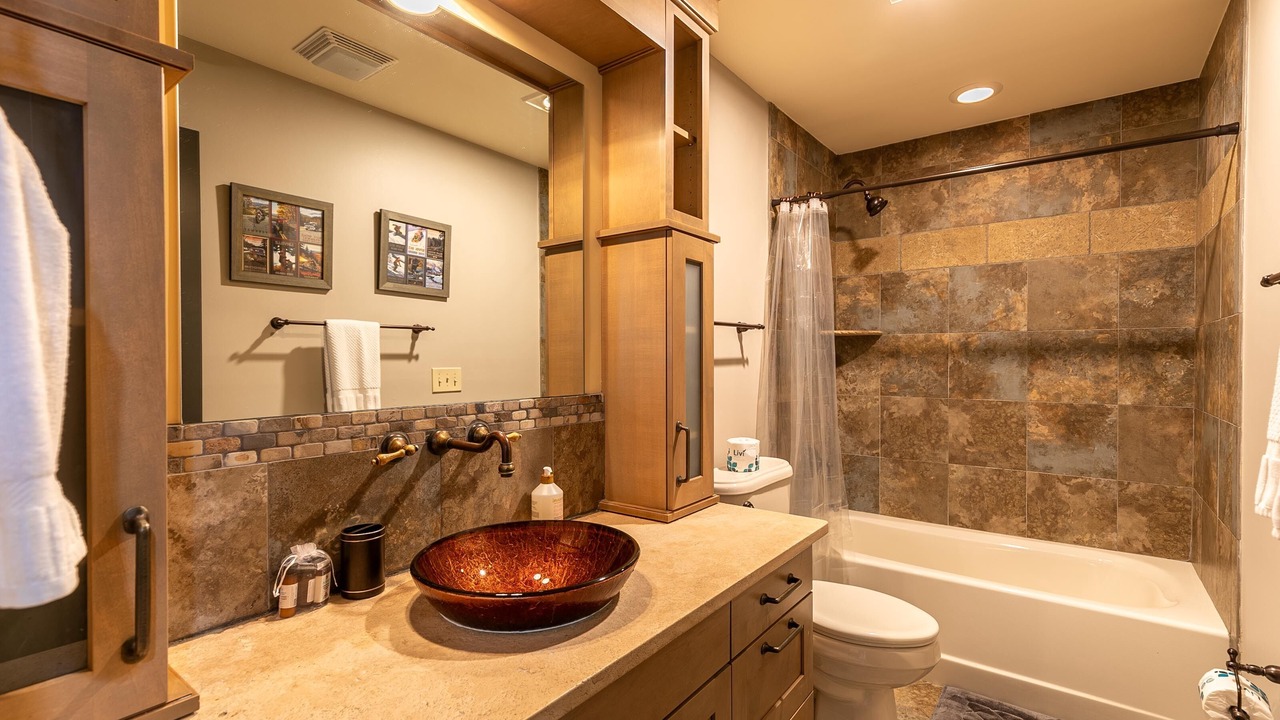 Photo of Bathroom in Apple Ridge