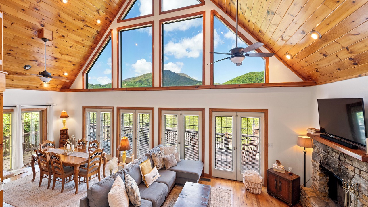 Photo of Livingroom in Waynesville